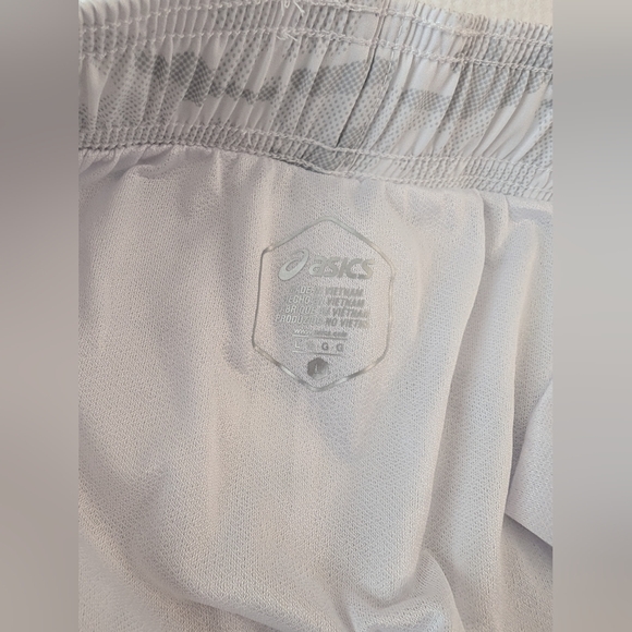Asics Running Shorts White Camo Swirl Side Slits Elastic Waist Drawstring Size L - Picture 3 of 10